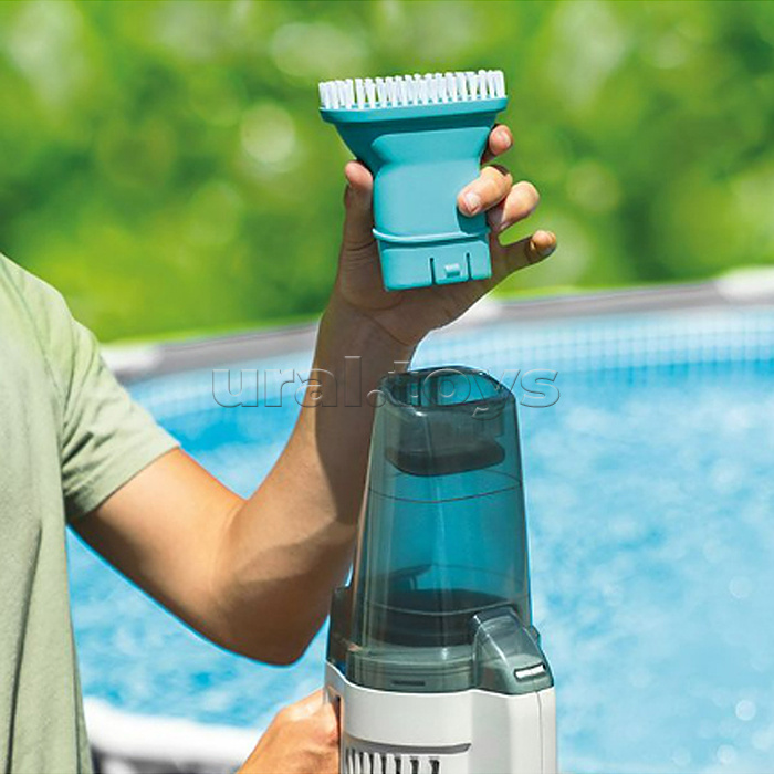 Вакуумный пылесос для чистки бассейна на аккумуляторах с ручкой 2.8м, 28628 INTEX