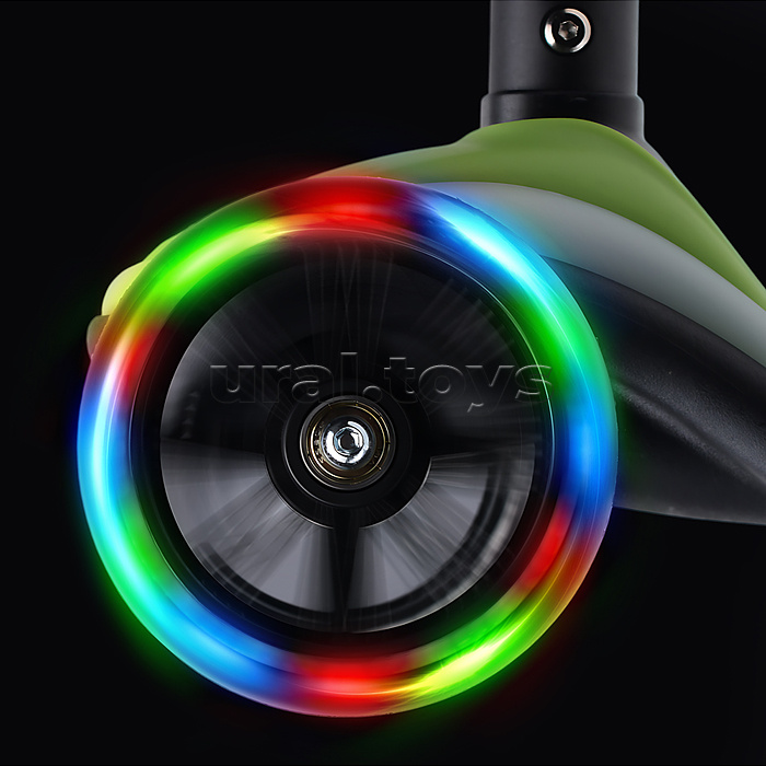 Самокат трёхколёсный ROCKET светящиеся колеса PU, дека, рулевая стойка, цвет черно-зеленый