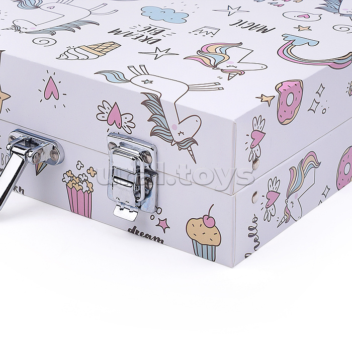 Набор для юного художника "В мире животных" (145 предметов)