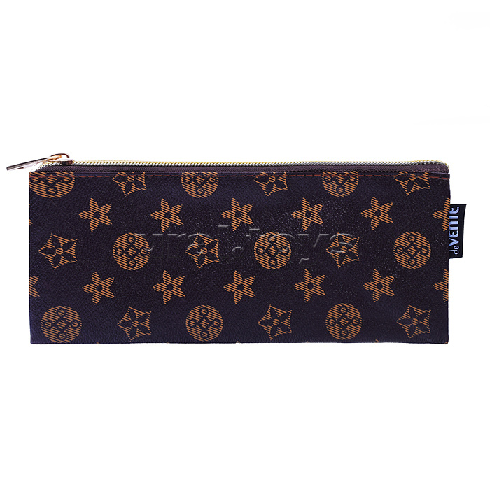 Пенал "Monogram" 21,5x9x1 см, плоский для 35 предметов, на молнии, искусственная кожа до -40C с антивандальной фактурой, с подкладом, коричневый Пенал "Monogram" 21,5x9x1 см, плоский для 35 предметов, на молнии, искусственная кожа до -40C с антивандальной фактурой, с подкладом, коричневый