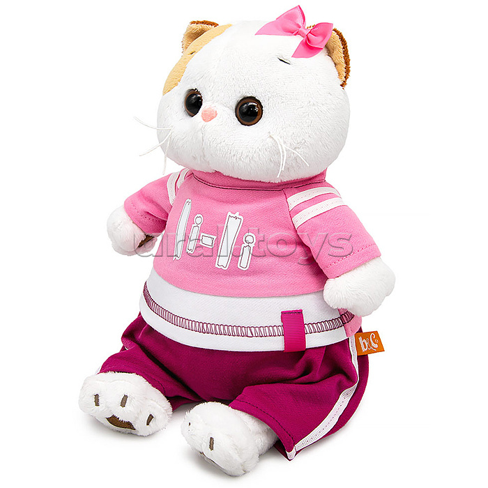 Кошечка Ли-Ли в костюме в стиле спорт-шик