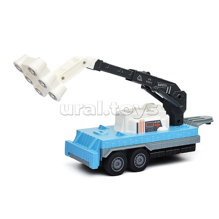 Машина "Тягач с прицепом и прожекторами на манипуляторе" (свет, звук) в коробке