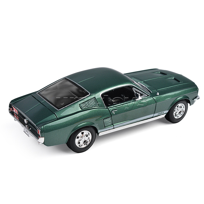 Машинка die-cast 1967 Ford Mustang Fastback, 1:18, тёмно-зеленая, открывающиеся двери