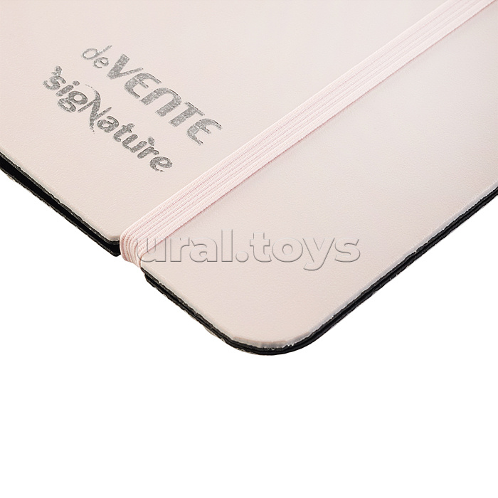 Папка на кольцах "SigNATURE" A4 (275x335x38 мм) 4 кольца Ø 30 мм, толщина 2,5 мм, покрытие полипропилен, фактура "песок" пенный уплотнитель, на 250 листов бумаги или 50 вкладышей, внутренний карман 160 мкм, пудрово розовая