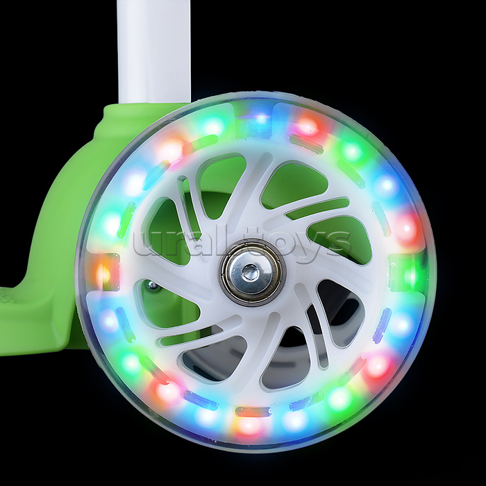 Самокат трёхколёсный ROCKET колёса световые PU, цвет салатовый