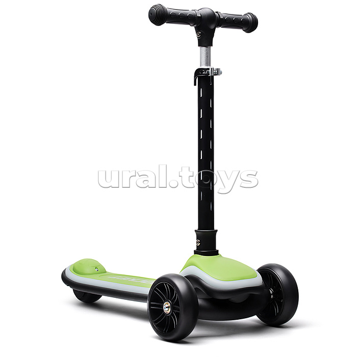 Самокат трёхколёсный ROCKET светящиеся колеса PU, дека, рулевая стойка, цвет черно-зеленый