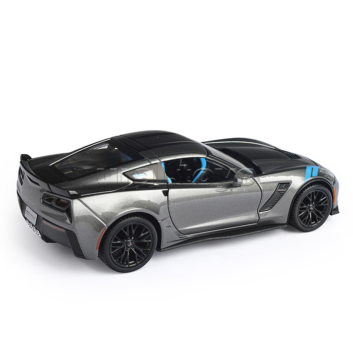 Машинка die-cast 2017 Corvette Grand Sport, 1:24, серебристая, открывающиеся двери