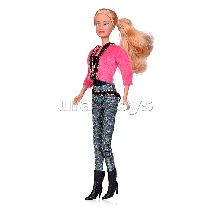 Кукла в модном стиле