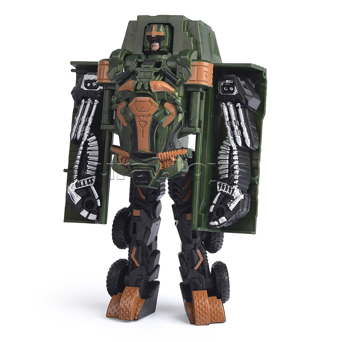 Робот трансформирующийся в военную машину, в коробке