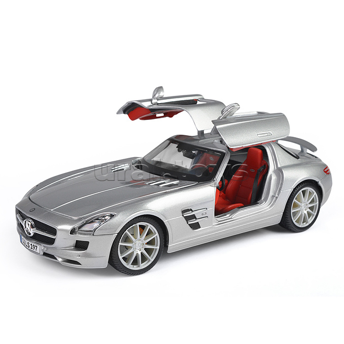 Машинка die-cast Mercedes-Benz SLS AMG, 1:18, серебристая, открывающиеся двери