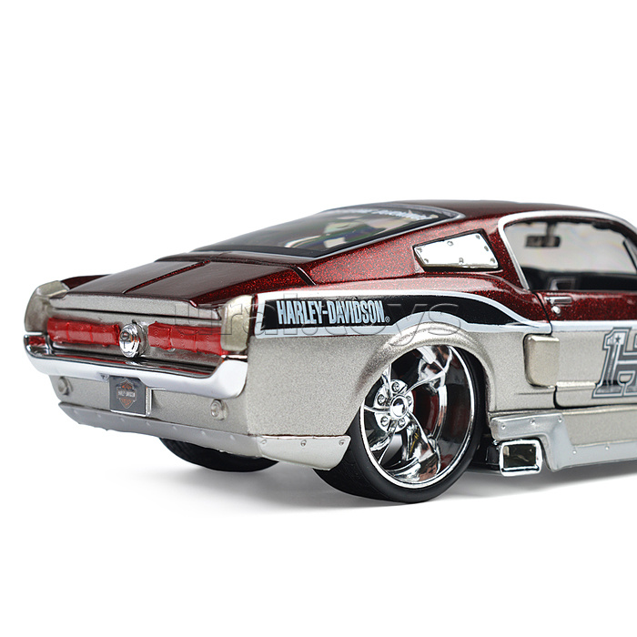 Кастомизированная машинка die-cast Harley-Davidson 1967 Ford Mustang GT, 1:24, чёрно-оранжевая