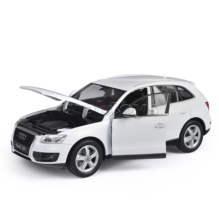 Машинка 1:24 Audi Q5, белый