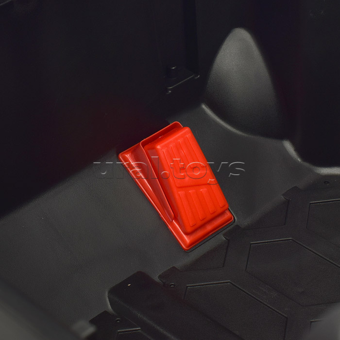 Электромобиль "Круиз" на аккумуляторе, с р/у управлением, в коробке (красный)