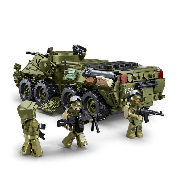 Конструктор "Боевая машина с фигурками военных" (619 дет.) в коробке