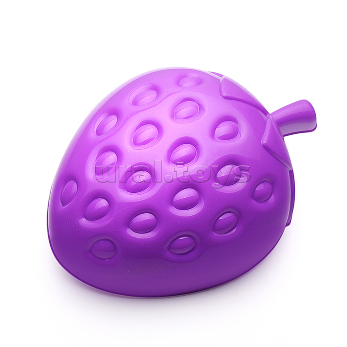 Набор №662: ведро-цветок среднее №4, сито-цветок среднее №4, лопатка №5, грабельки №5, формочки (клубника + малина)