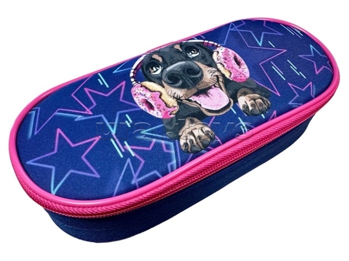 Пенал корпусный овальный "Пес в наушниках" 210х85х50мм, жесткий каркас овальной формы на картоне с закругленными краями. Корпус покрыт  полиэстером 210 ден. По краям имеется текстильная отделка