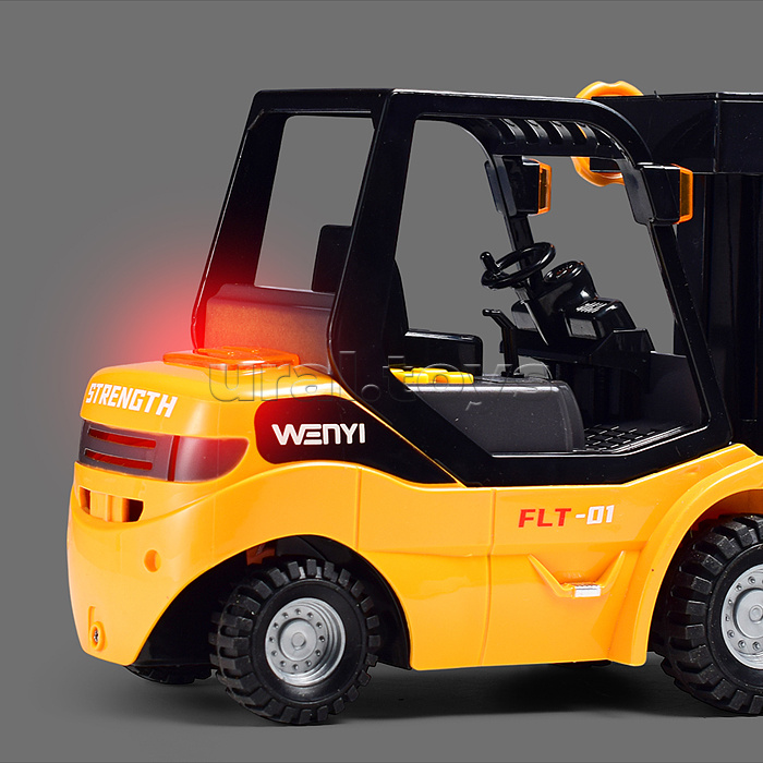 Погрузчик "Вилочный" 1:14 (свет. Звук) в коробке