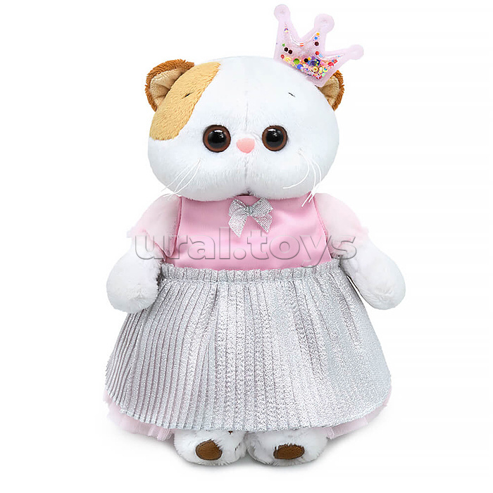 Кошка Ли-Ли в платье и с короной