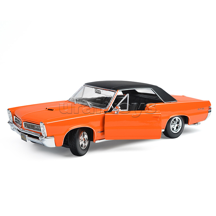 Машинка die-cast  1965 Pontiac GTO, 1:18, оранжевая, открывающиеся двери Машинка die-cast  1965 Pontiac GTO, 1:18, оранжевая, открывающиеся двери