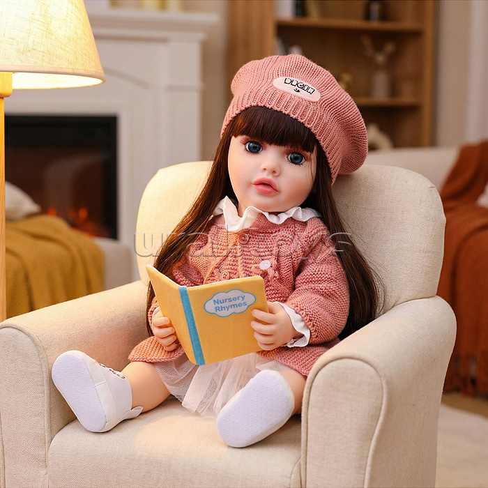 Кукла с аксессуарами "Эмили" в коробке