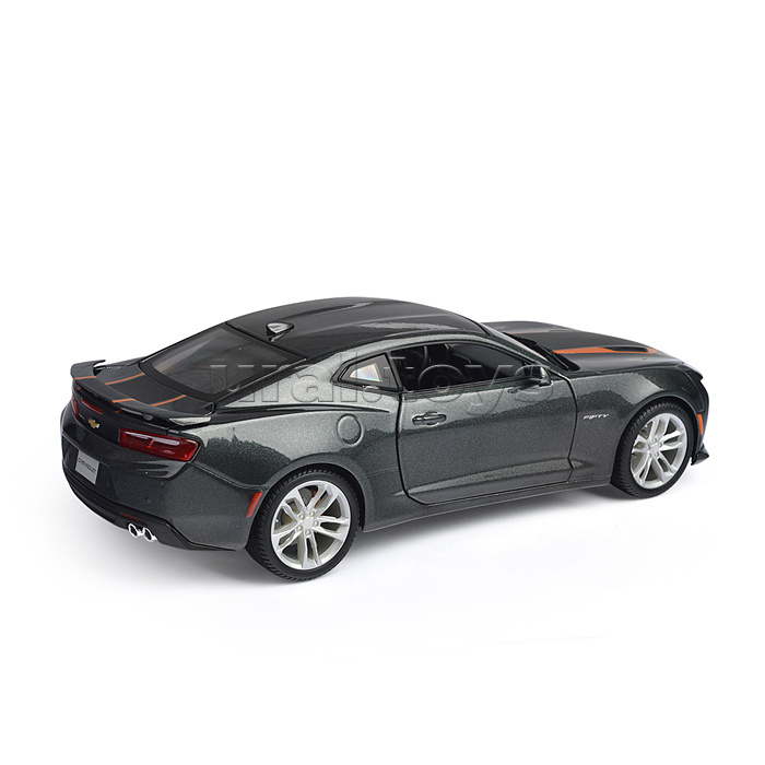 Модель "SP (B) - 2017 Chevrolet Camaro 50th Anniversary" 1:18 в коробке